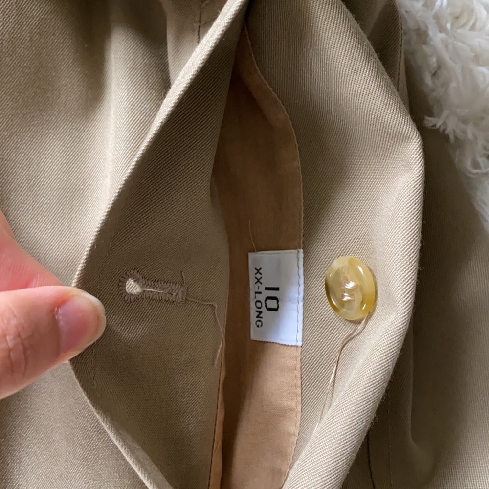 Burberry’s “Burberry” Trench Coat 🧥 - Picture 8 of 15